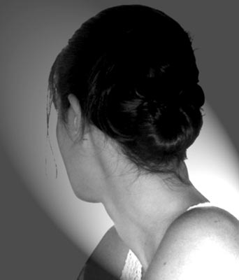 Un effet de projecteur spot dans le style noir et blanc du "Studio Harcourt"