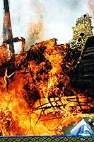 Le sarcophage en feu - Cliquez pour agrandir