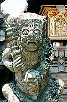 Photo de monstre en pierre sculpte - Cliquez pour agrandir