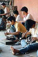 Photo d'artisans balinais - Cliquez pour agrandir