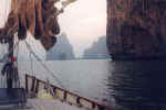 Comparable  la baie d' Halong au Vietnam