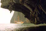 Caverne aux hirondelles de mer. Cliquer pour agrandir