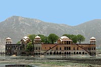 le palais de l'eau (Jal Mahal) - Cliquez pour agrandir