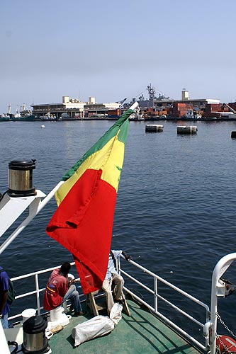 Le dpart pour l'le de Gore  partir du port de Dakar (20 minutes de chaloupe  raison d'une par heure environ)