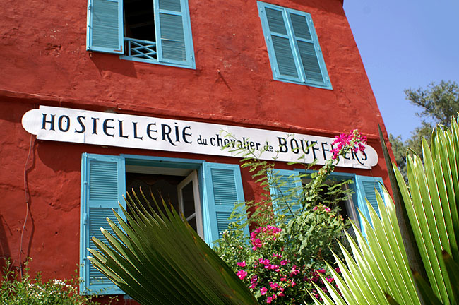 Une bonne adresse pour manger sur le port, voire y passer une nuit