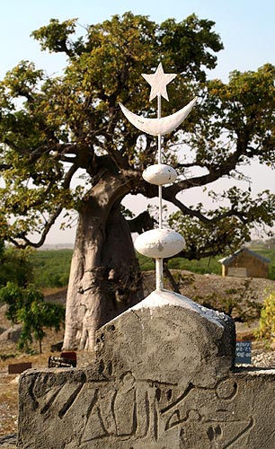 cimetire de coquillage, avec son carr catholique et son carr musulman.