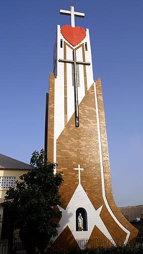 Joal est un fief catholique de lethnie Srre o lon peut voir plusieurs glises