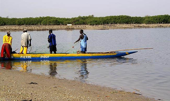 La pirogue pour traverser de Joal  Fadiouth