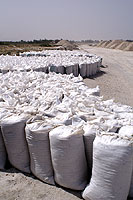 Alignement de sacs de sel - Cliquez pour agrandir en 500x350