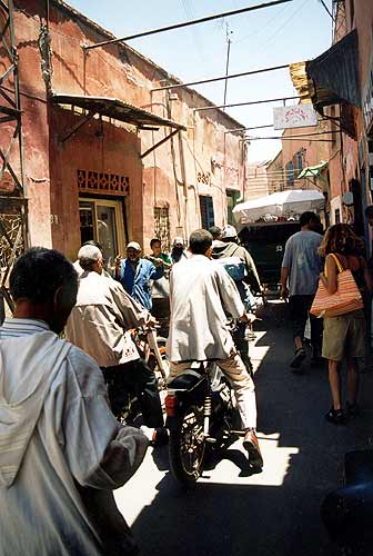 Photo dans la mdina de Marrakech - Rue de la Kasbah